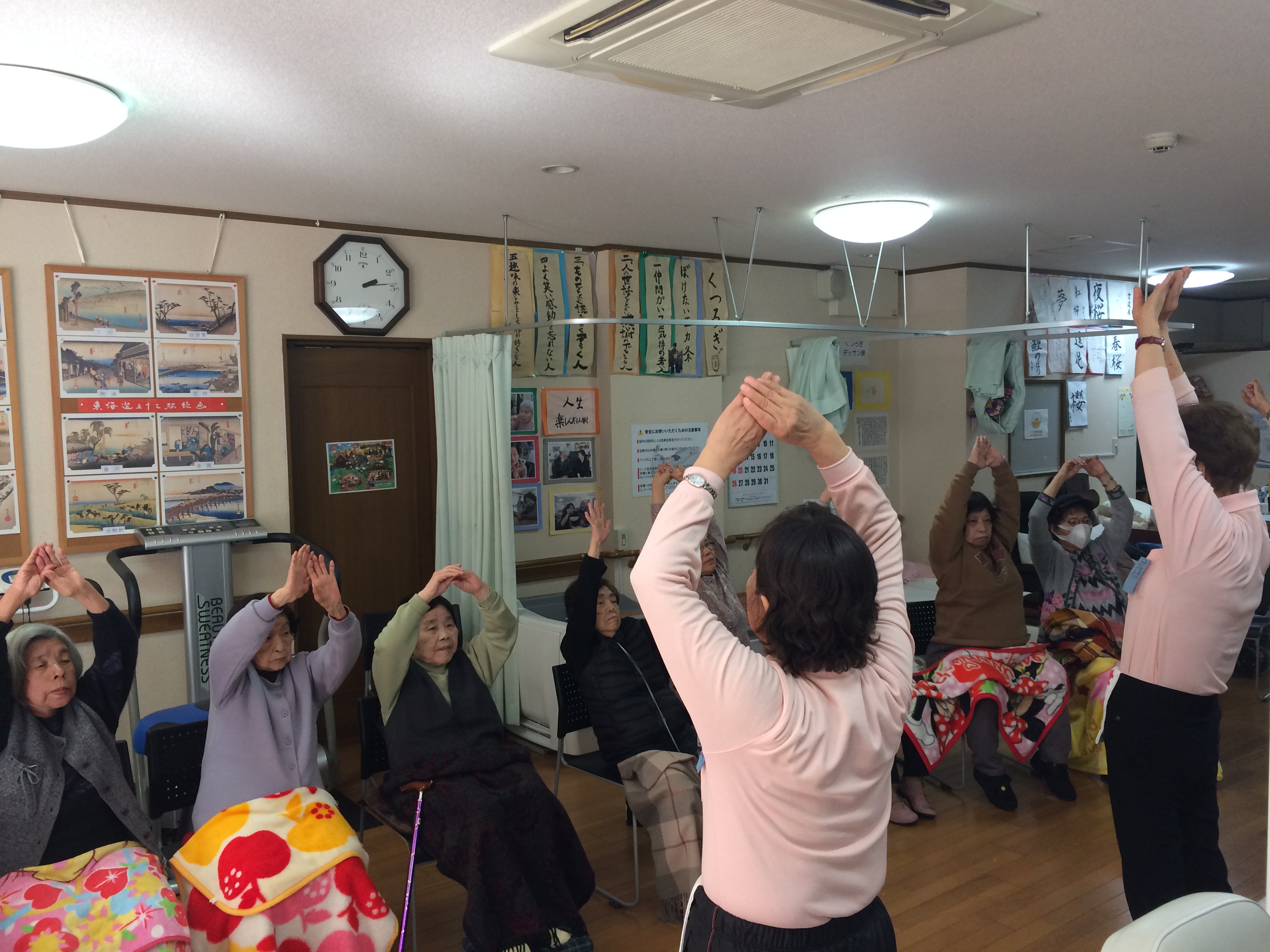 ♫歌体操♫|大阪府八尾市のデイサービス『くつろぎの里』